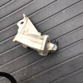 Chevrolet 22761202 2014-2019 Corvette C7 Front Right Stabilizer Sway Bar Mount Bracket