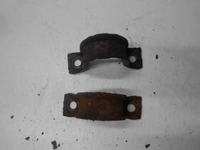 Smitley-351-11-1042 Chevrolet 2004 Silverado 1500 Front Sway Bar Bushing Brackets