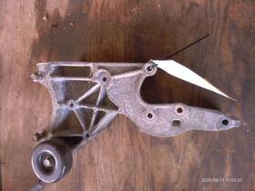 Chevrolet Truck 342.gm8p13 2013 Suburban 1500 4.8l Power Steering Alternator Bracket 905834