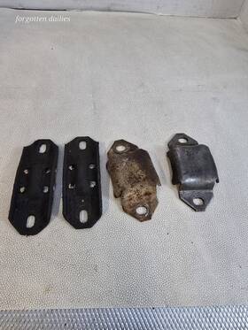 4052522 Dodge 4042522 Chrysler Plymouth Sway Bar Brackets 4052522 Dodge 4042522 Chrysler Plymouth Sway Bar Brackets