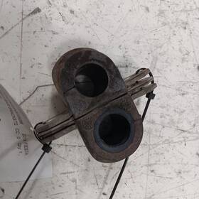 976.fd1c19 Ford Fiesta Front Sway Bar Bushing Mounting Bracket 2014 2015 2016 2017 2018 20