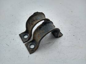 88891781 Gm Front Sway Bar Stabilizer Bushing Clamp Set Silverado Sierra Tahoe Express H2 88891781 Gm Front Sway Bar Stabilizer Bushing Clamp Set Silverado Sierra Tahoe Express H2