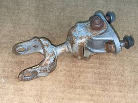 14048977 Gm General Motors Chevrolet Genuine Oem Corvette Front Sway Bar Link Bracket 84 1984 14048977 Gm General Motors Chevrolet Genuine Oem Corvette Front Sway Bar Link Bracket 84 1984