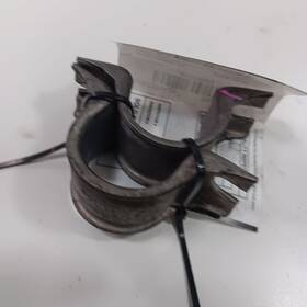 976.gm9a25 Gmc Truck 2025 Acadia Rear Sway Bar Bushing Mounting Bracket