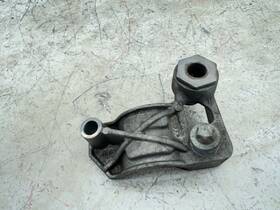 2113231226 Mercedes-benz 2006-2009 E350 Front Right Side Sway Bar Mount Bracket