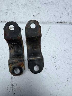 524.fd8c08 Mercury 2008 Mariner Pair Of Front Sway Bar Mounts 361423