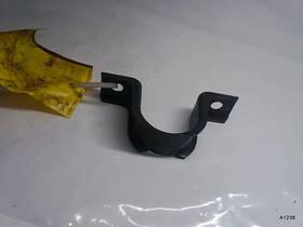 4616917 Mopar Genuine Chrysler Cirrus Dodge Stratus 1995-2000 Front Sway Bar Bushing Bracket