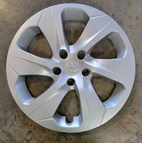 570-na Toyota 2025 Rav4 Wheel Cover For 17in Oem